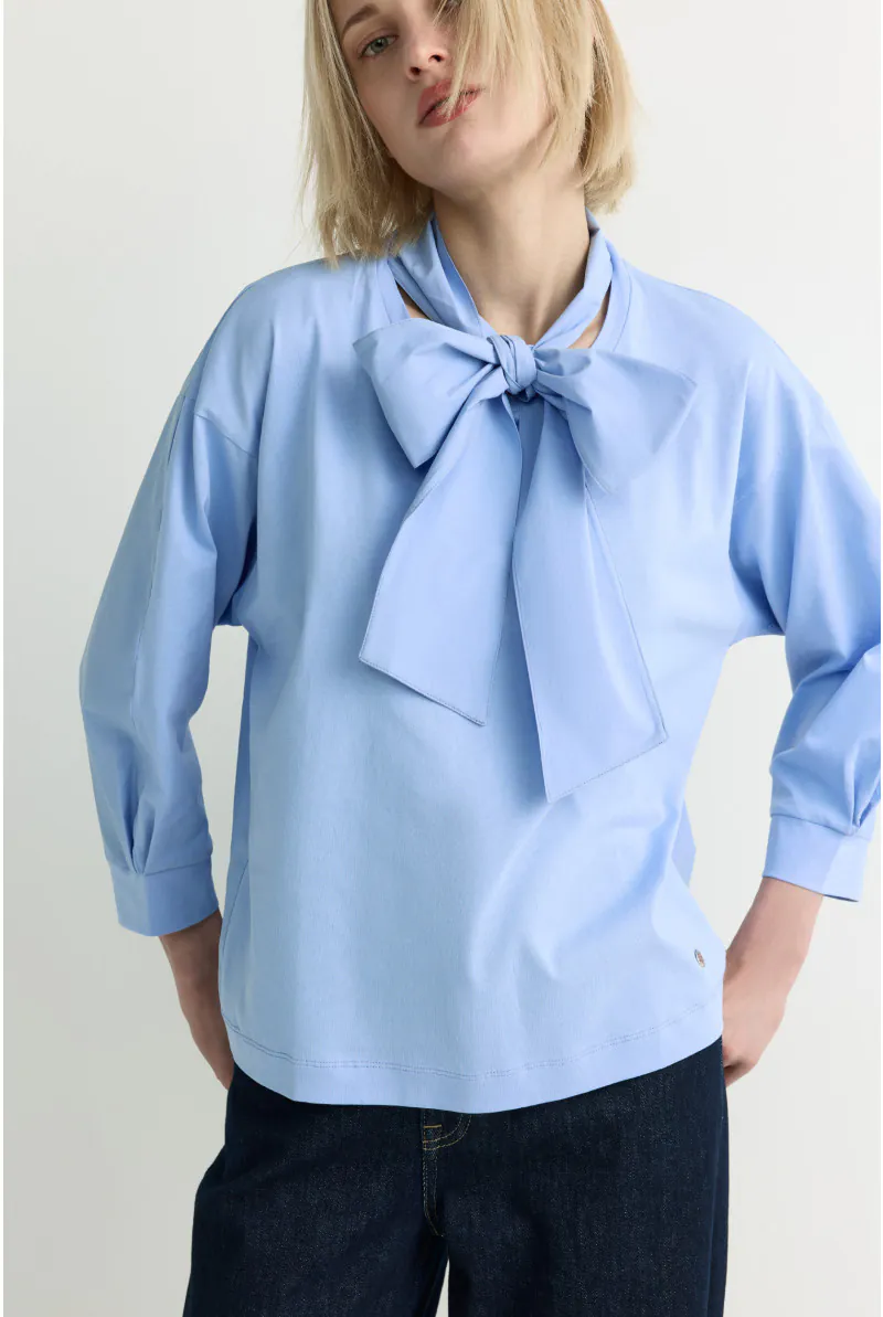 Bloes Bleekblauw Xandres ( Finola/2480 ) - 51Dnspod | Smaakvolle damp – Verzendkosten vrij vanaf 40€ Bloes Bleekblauw Xandres ( Finola/2480 ) - 51Dnspod | Smaakvolle damp – Verzendkosten vrij vanaf 40€