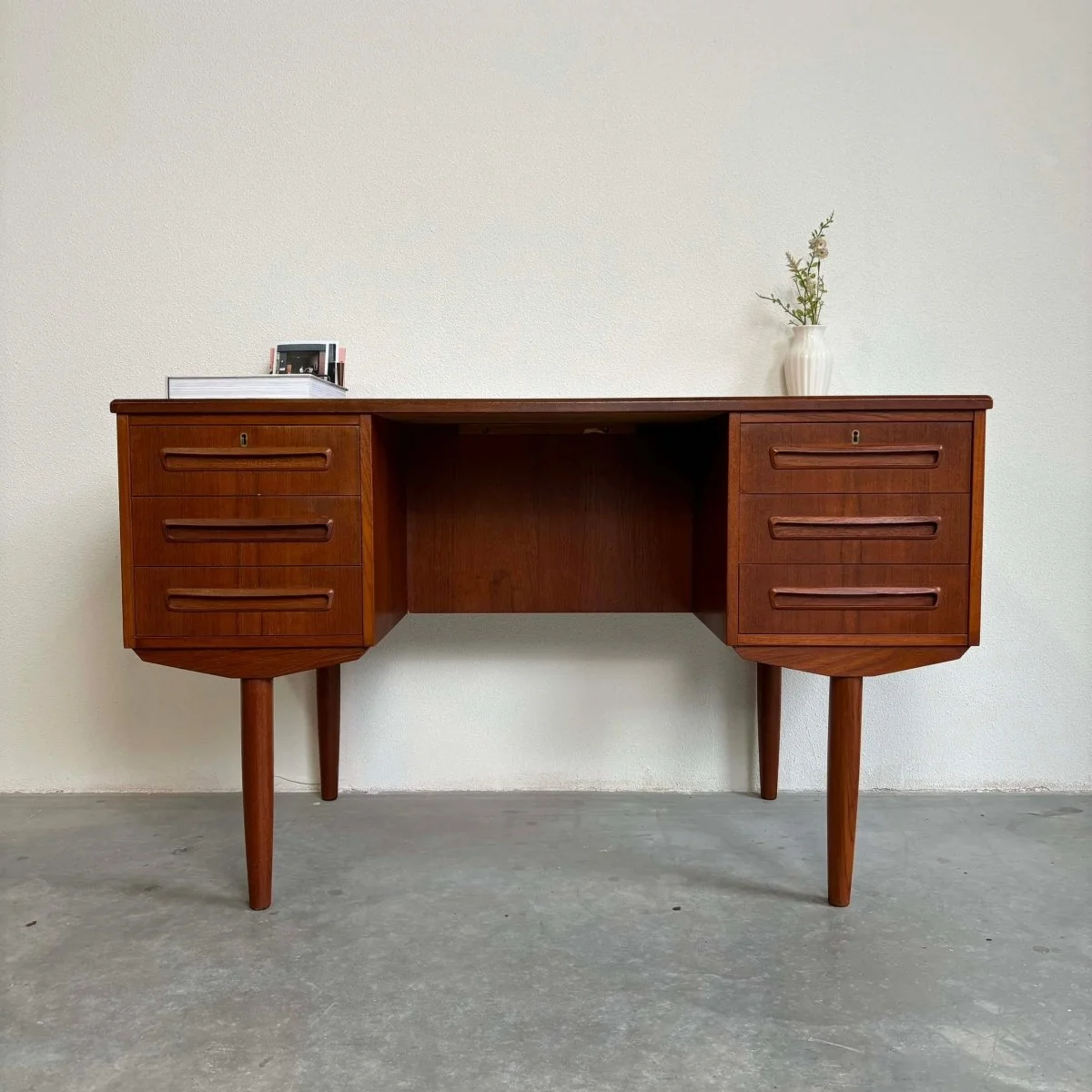 Bureau 2-zijdig teak - 51Dnspod | Smaakvolle damp – Verzendkosten vrij vanaf 40€ Bureau 2-zijdig teak - 51Dnspod | Smaakvolle damp – Verzendkosten vrij vanaf 40€