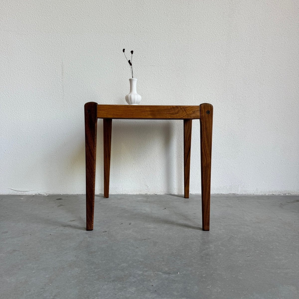 Bijzettafel Furbo palissander - 51Dnspod | Smaakvolle damp – Verzendkosten vrij vanaf 40€ Bijzettafel Furbo palissander - 51Dnspod | Smaakvolle damp – Verzendkosten vrij vanaf 40€