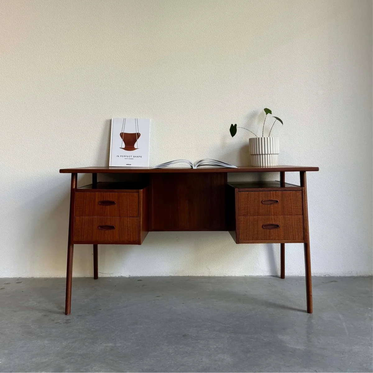 Bureau teak 2 zijdig - 51Dnspod | Smaakvolle damp – Verzendkosten vrij vanaf 40€ Bureau teak 2 zijdig - 51Dnspod | Smaakvolle damp – Verzendkosten vrij vanaf 40€
