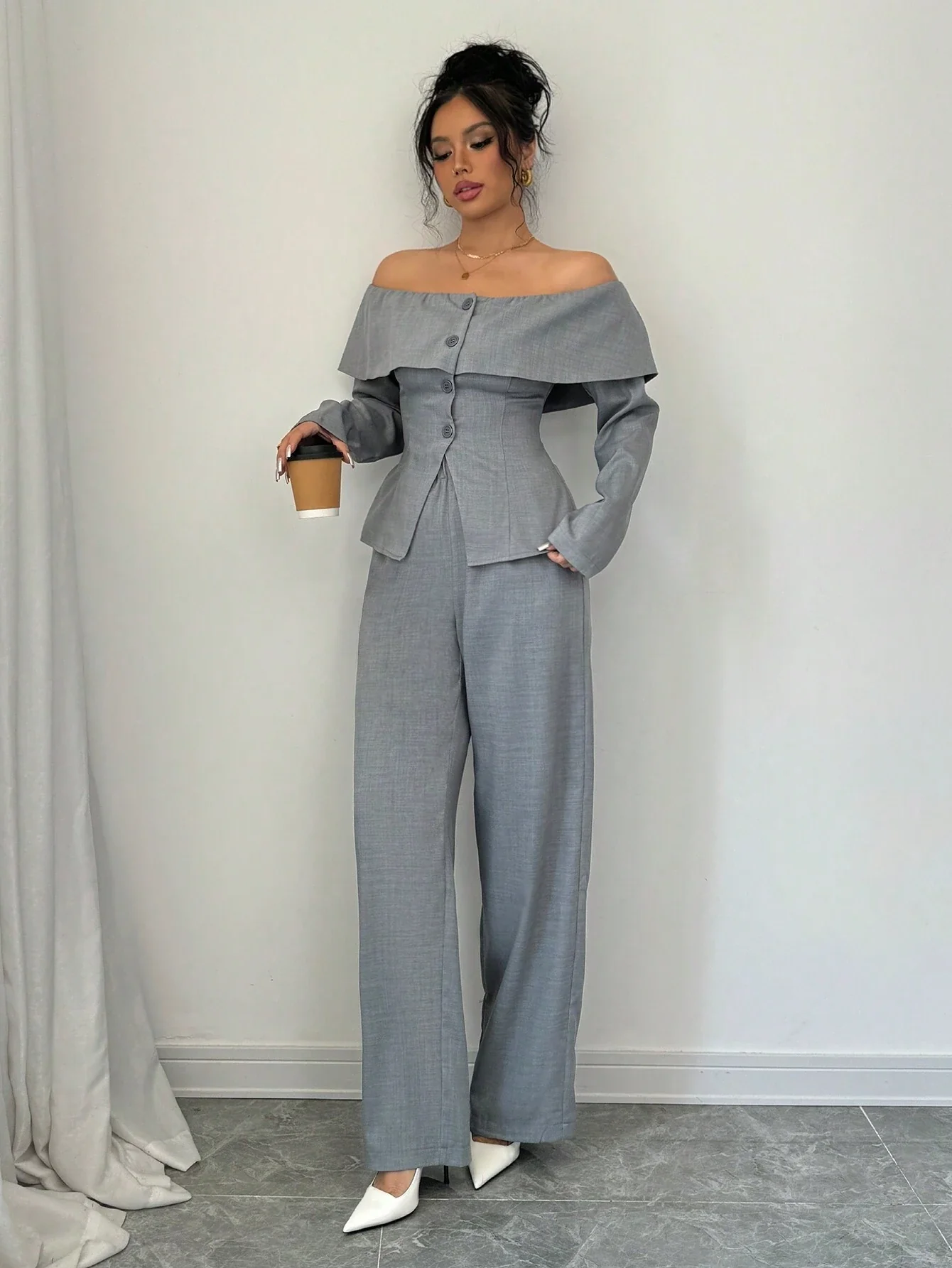 Chique Grijze 2-delige Outfit | Dames Outfit | Moderne Zakelijke en Casual Dracht - 51Dnspod | Smaakvolle damp – Verzendkosten vrij vanaf 40€ Chique Grijze 2-delige Outfit | Dames Outfit | Moderne Zakelijke en Casual Dracht - 51Dnspod | Smaakvolle damp – Verzendkosten vrij vanaf 40€