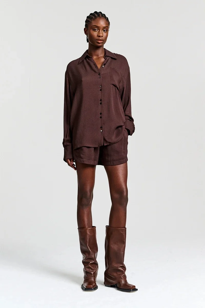 CHPTR-S Amiable Shirt Brown - 51Dnspod | Smaakvolle damp – Verzendkosten vrij vanaf 40€ CHPTR-S Amiable Shirt Brown - 51Dnspod | Smaakvolle damp – Verzendkosten vrij vanaf 40€