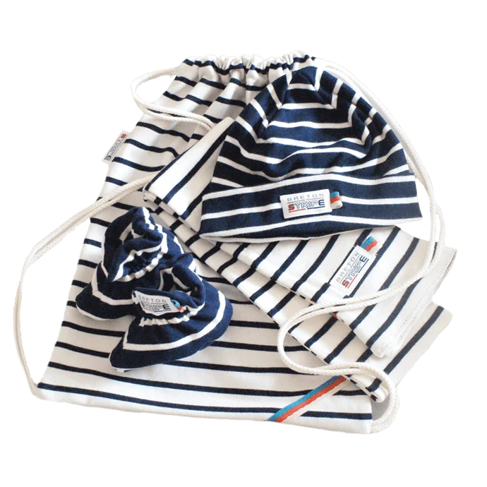 Breton geboortegeschenk Natural-Navy - 51Dnspod | Smaakvolle damp – Verzendkosten vrij vanaf 40€ Breton geboortegeschenk Natural-Navy - 51Dnspod | Smaakvolle damp – Verzendkosten vrij vanaf 40€
