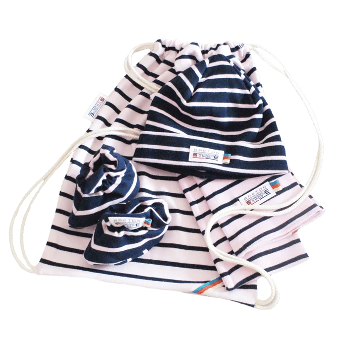 Breton geboortegeschenk Pink-Navy - 51Dnspod | Smaakvolle damp – Verzendkosten vrij vanaf 40€ Breton geboortegeschenk Pink-Navy - 51Dnspod | Smaakvolle damp – Verzendkosten vrij vanaf 40€