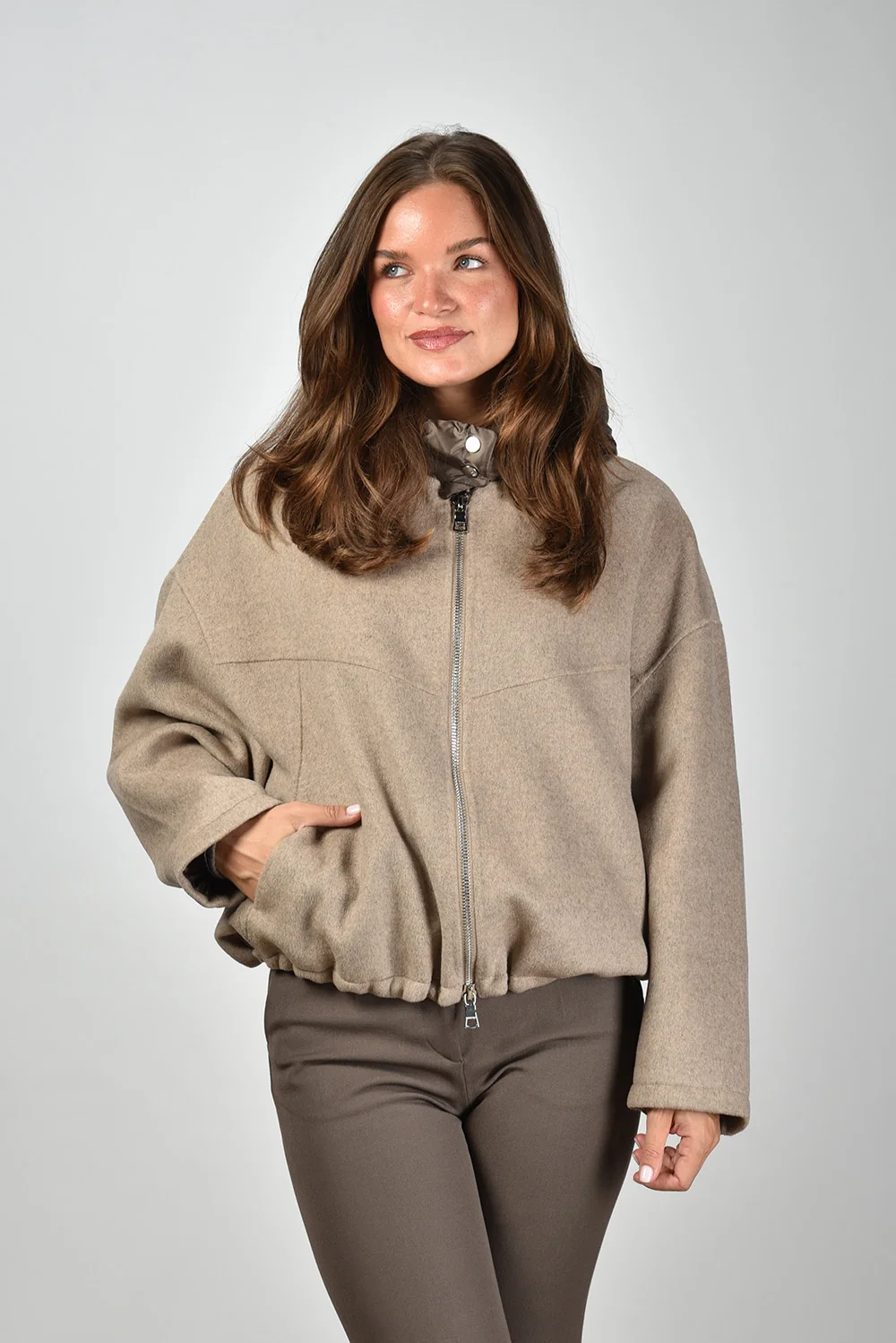 Blonde no.8 jas Jerry taupe - 51Dnspod | Smaakvolle damp – Verzendkosten vrij vanaf 40€ Blonde no.8 jas Jerry taupe - 51Dnspod | Smaakvolle damp – Verzendkosten vrij vanaf 40€