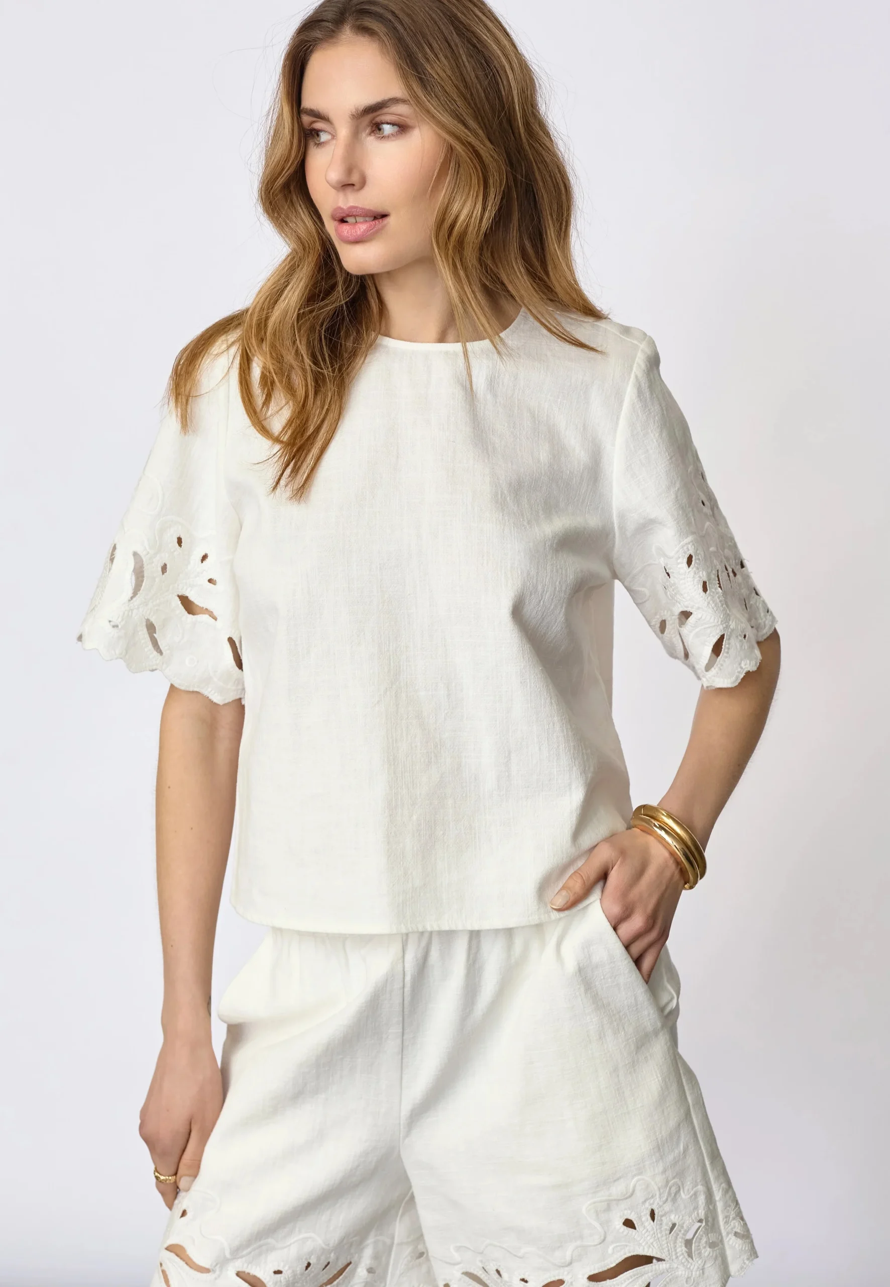 Co'couture LitaCC Linen Emb SS Blouse White 45157 - 51Dnspod | Smaakvolle damp – Verzendkosten vrij vanaf 40€ Co'couture LitaCC Linen Emb SS Blouse White 45157 - 51Dnspod | Smaakvolle damp – Verzendkosten vrij vanaf 40€